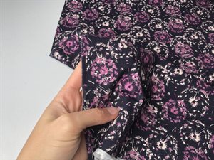 Bomuldsjersey - flyvende mælkebøttefrø i lilla toner